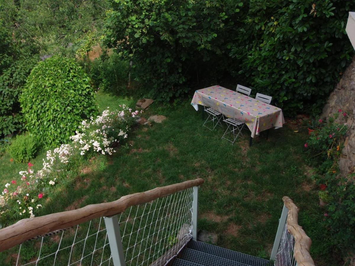 Le Vallon d'Armandine, gîte écologique Auvergne Saint-Hilaire  Extérieur photo